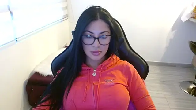 Charlotte cute18 online show from 04-12-26, 11:08