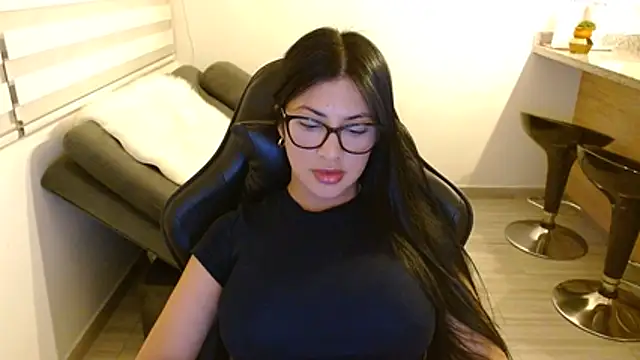 Charlotte cute18 online show from 07-21-26, 11:50