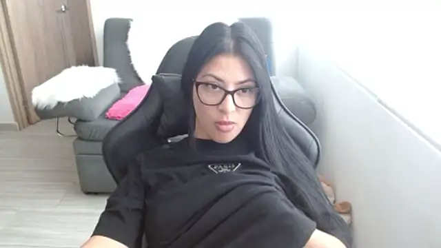 Charlotte cute18 online show from 05-15-26, 08:29