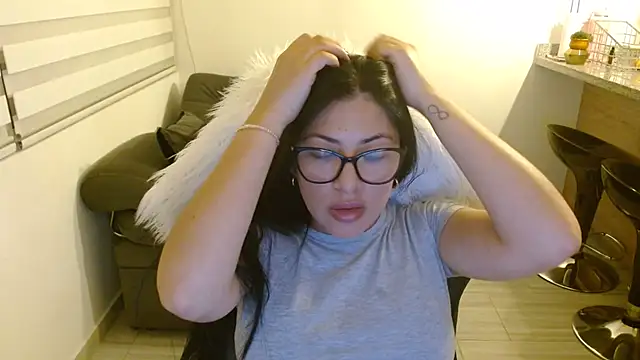 Charlotte cute18 online show from 06-23-26, 11:47