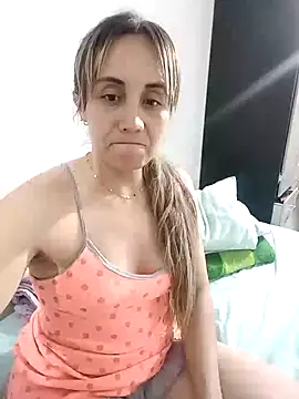 Isabel23zr online show from 01-07-25, 04:39