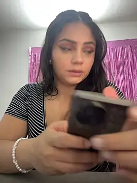 Snapshot of karol_9 chatting on 02-21-25, 01:11 karol 9 online show from 02-21-25, 01:11