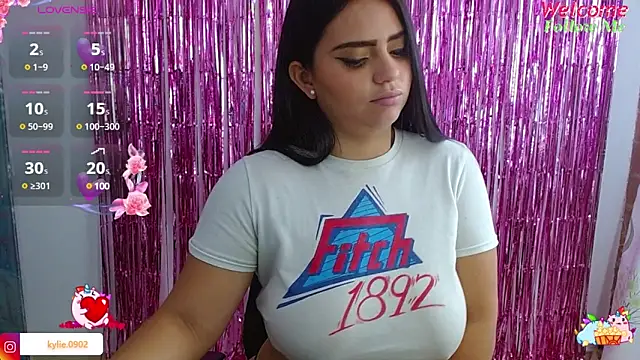 Snapshot of karol_9 chatting on 01-05-25, 04:36 karol 9 online show from 01-05-25, 04:36