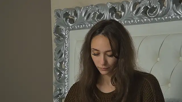 Snapshot of AliceMunro chatting on 10-10-25, 03:57 AliceMunro online show from 10-10-25, 03:57