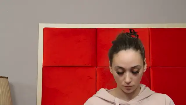 Snapshot of AliceMunro chatting on 03-13-25, 10:32 AliceMunro online show from 03-13-25, 10:32