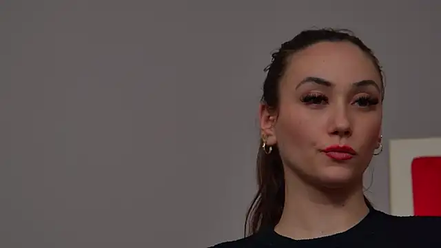 Snapshot of AliceMunro chatting on 03-23-25, 02:48 AliceMunro online show from 03-23-25, 02:48