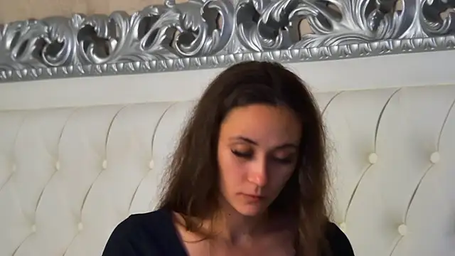 Snapshot of AliceMunro chatting on 09-10-25, 07:02 AliceMunro online show from 09-10-25, 07:02