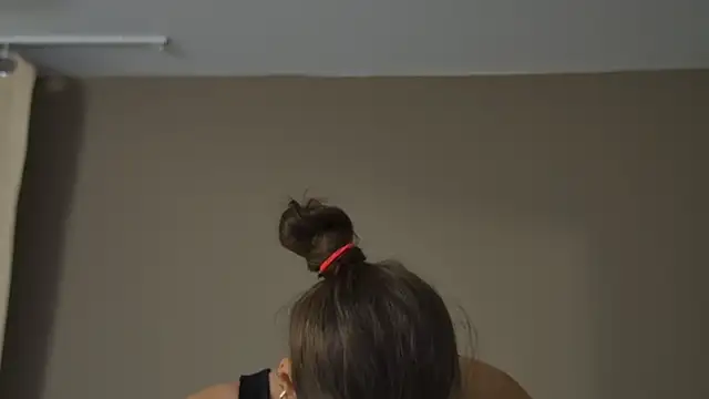 Snapshot of AliceMunro chatting on 09-24-25, 04:46 AliceMunro online show from 09-24-25, 04:46