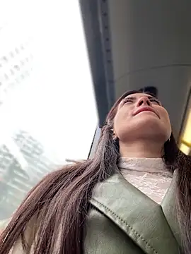 Snapshot of Accole chatting on 03-21-25, 07:22 Accole online show from 03-21-25, 07:22