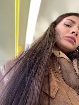 Snapshot of Accole chatting on 03-19-25, 08:12 Accole online show from 03-19-25, 08:12