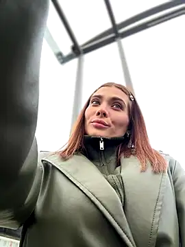 Snapshot of Accole chatting on 11-10-25, 07:13 Accole online show from 11-10-25, 07:13