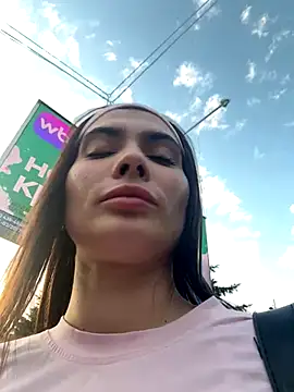 Snapshot of Accole chatting on 09-10-25, 04:06 Accole online show from 09-10-25, 04:06