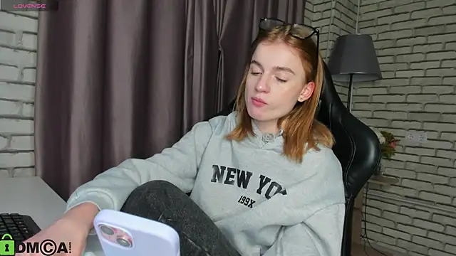 Stacey Brown online show from 02-12-26, 01:27