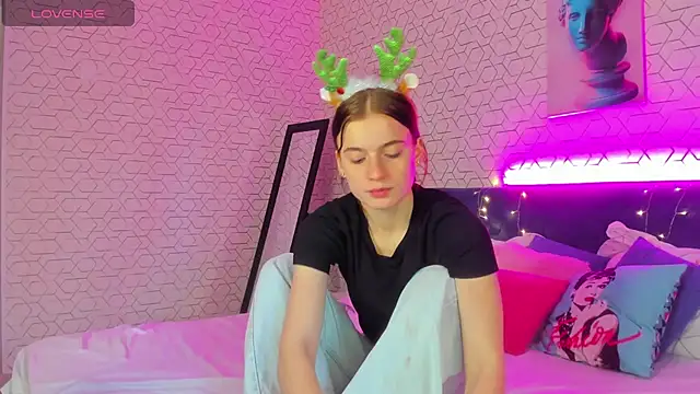 Stacey Brown online show from 12-17-24, 04:56