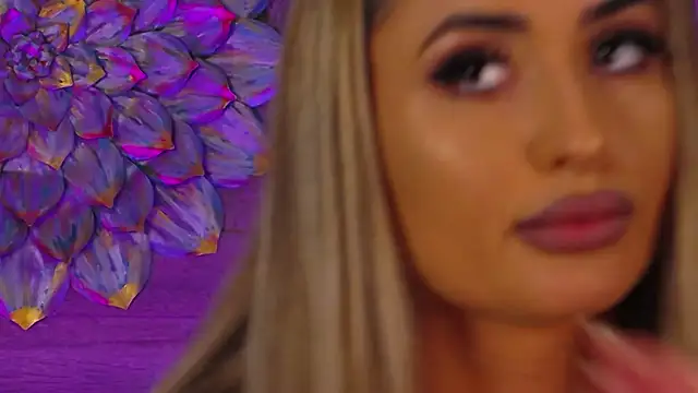 LoraDevine online show from 02-19-26, 08:28