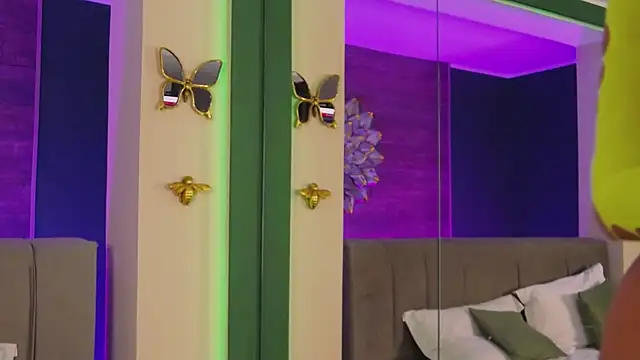 LoraDevine online show from 02-25-26, 08:08