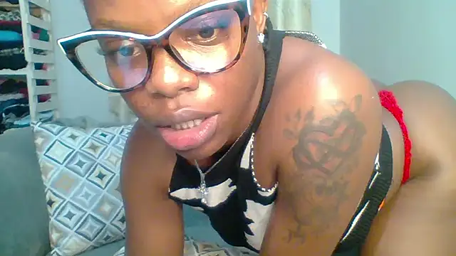 Petite 254 online show from 04-23-26, 12:28