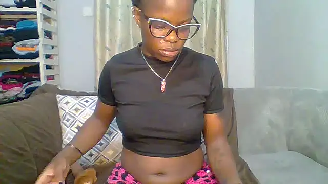 Petite 254 online show from 05-29-26, 10:16
