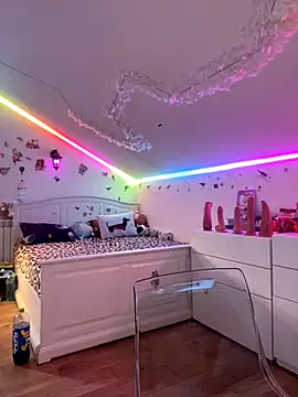 Snapshot of SelenaBee chatting on 10-11-25, 07:53 SelenaBee online show from 10-11-25, 07:53