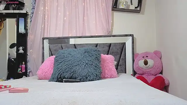 Hotsamantamature online show from 01-06-26, 10:03