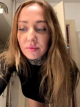 ElenaHaze online show from 10-31-25, 07:16