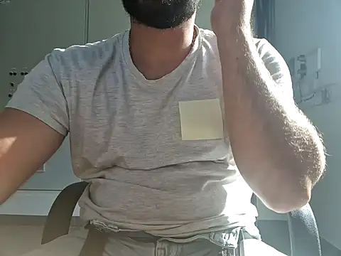 Snapshot of Leonormaldick chatting on 10-08-25, 01:34 Leonormaldick online show from 10-08-25, 01:34