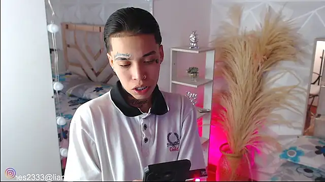 Jonesliam23 online show from 11-06-25, 07:40