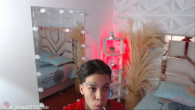 Jonesliam23 online show from 10-29-25, 07:24