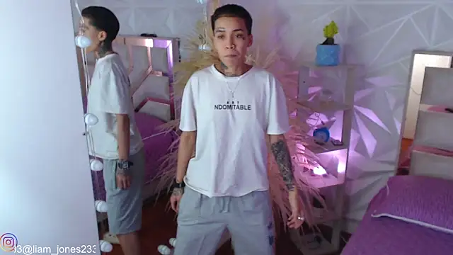 Jonesliam23 online show from 09-15-25, 06:52