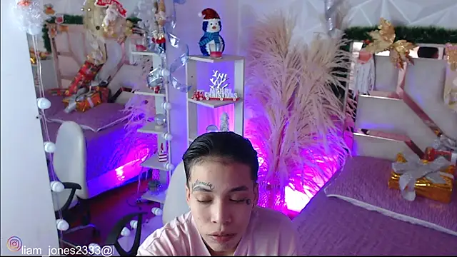 Jonesliam23 online show from 12-19-25, 07:38