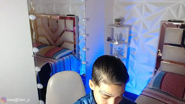 Jonesliam23 online show from 03-31-26, 07:49