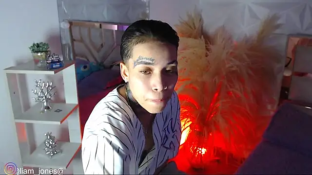 Jonesliam23 online show from 02-10-26, 08:19