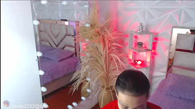 Jonesliam23 online show from 10-18-25, 07:16