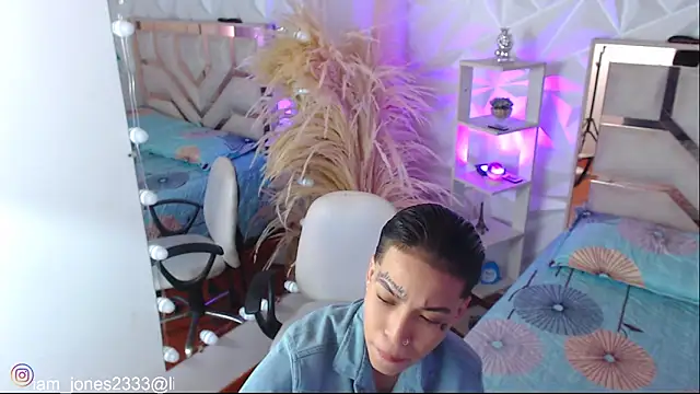 Jonesliam23 online show from 10-25-25, 07:25