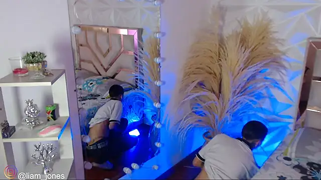 Jonesliam23 online show from 03-12-26, 07:51