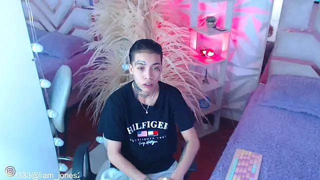 Jonesliam23 online show from 10-12-25, 07:26