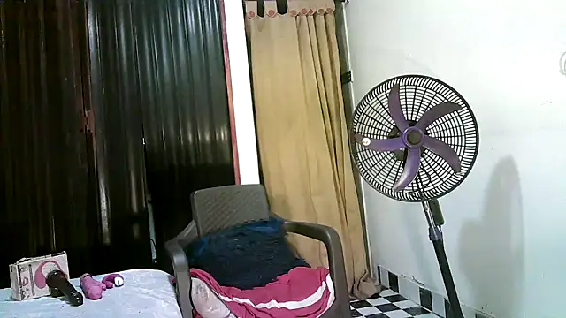 kimmiemm online show from 12-16-25, 03:00