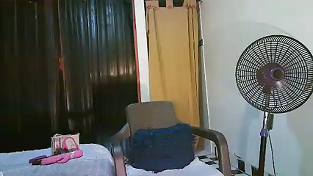 Snapshot of kimmiemm chatting on 07-15-26, 03:35 kimmiemm online show from 07-15-26, 03:35