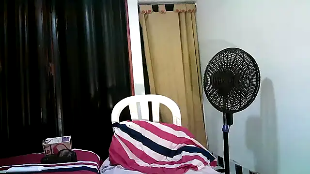 Snapshot of kimmiemm chatting on 03-15-25, 10:11 kimmiemm online show from 03-15-25, 10:11