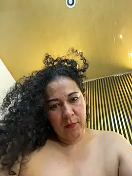 Snapshot of luisa_curli chatting on 06-26-26, 08:31 luisa curli online show from 06-26-26, 08:31