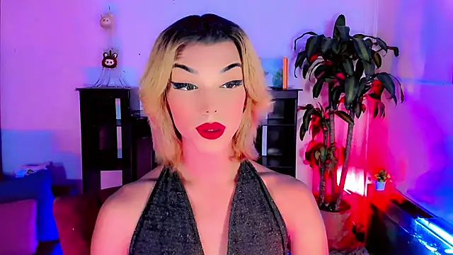 Snapshot of the-horus-girl chatting on 09-20-25, 05:34 the-horus-girl online show from 09-20-25, 05:34