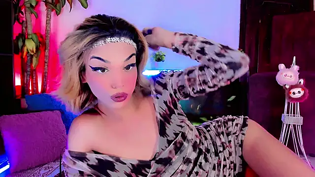Snapshot of the-horus-girl chatting on 09-19-25, 07:23 the-horus-girl online show from 09-19-25, 07:23