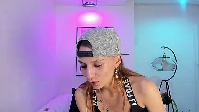 Snapshot of Tamara_slimx chatting on 03-16-25, 10:22 Tamara slimx online show from 03-16-25, 10:22