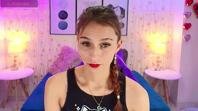 Snapshot of Tamara_slimx chatting on 03-06-25, 11:42 Tamara slimx online show from 03-06-25, 11:42