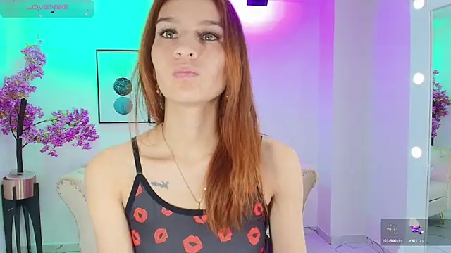 Snapshot of Tamara_slimx chatting on 09-13-25, 04:01 Tamara slimx online show from 09-13-25, 04:01
