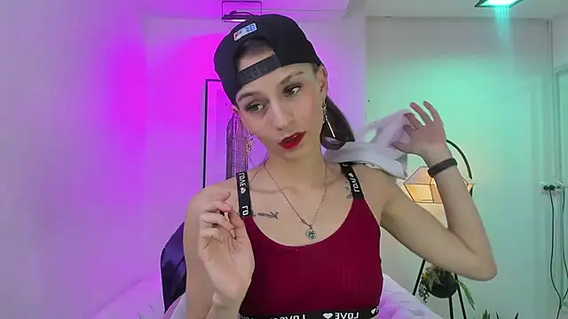 Snapshot of Tamara_slimx chatting on 03-19-25, 03:41 Tamara slimx online show from 03-19-25, 03:41