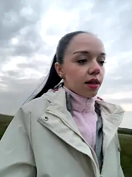 Vanesskaa online show from 10-18-25, 04:53