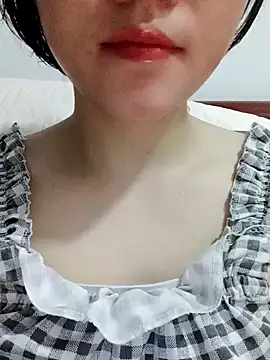  Attractivegirl33 online show from 10-04-25, 12:50