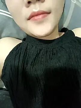  Attractivegirl33 online show from 10-02-25, 04:43