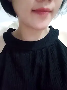  Attractivegirl33 online show from 10-06-25, 05:30